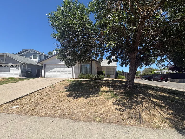 6013 Landing Point Way — Photo 2