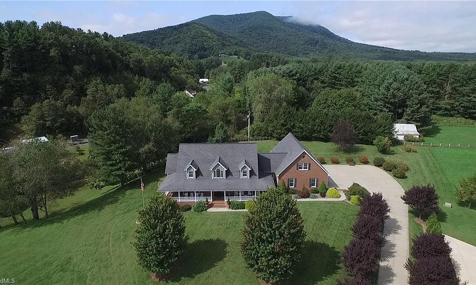1st image of 348 Willow Creek Dr