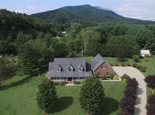 348 Willow Creek Dr, Jefferson, NC 28640