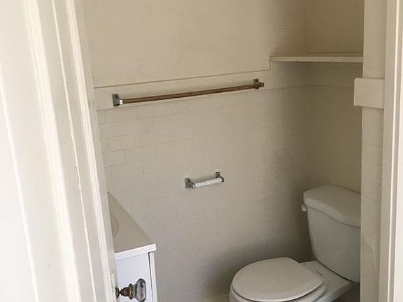 2nd image of 55 Carver St APT 2