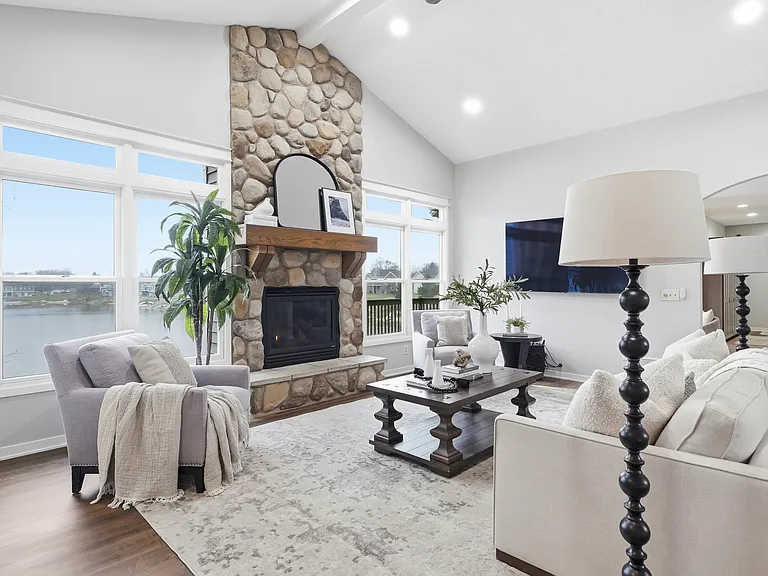 8886 Stonepoint Ct — Photo 4
