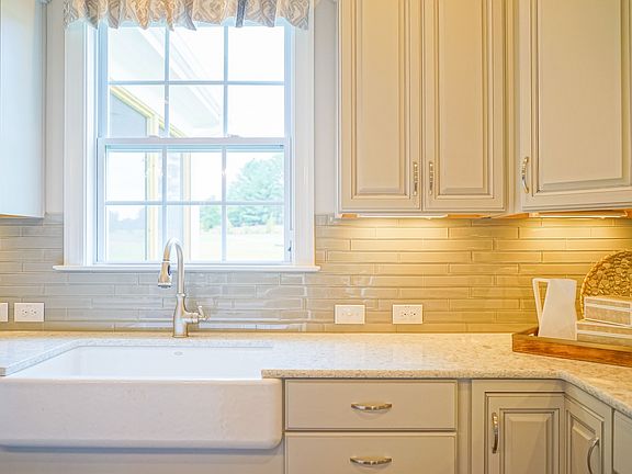 Images of the home are for illustrative purposes only and should never be relied upon