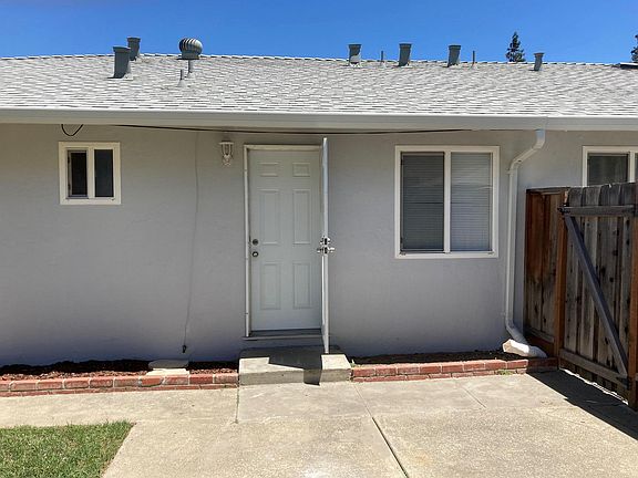 4th image of 951 Princess Anne Dr