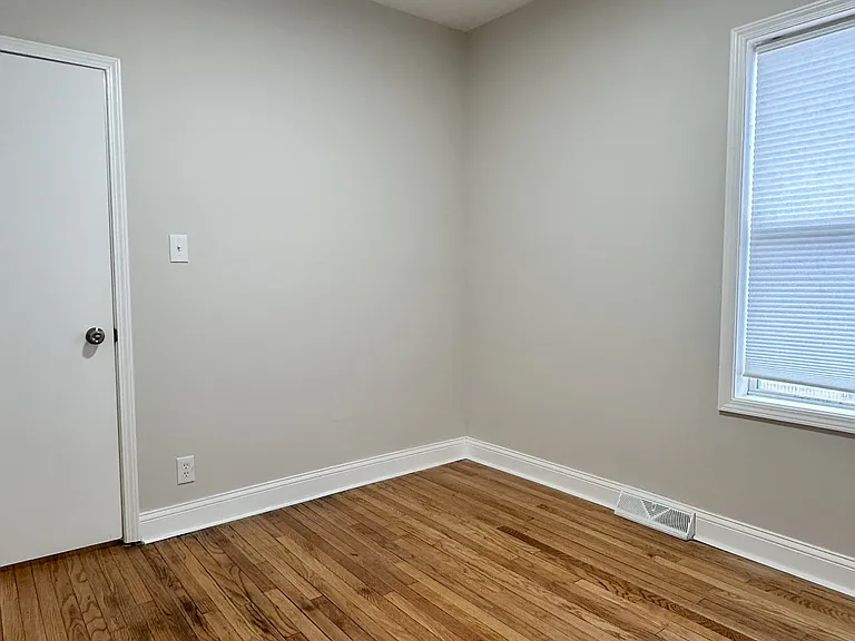 806 Hayes St — Photo 10