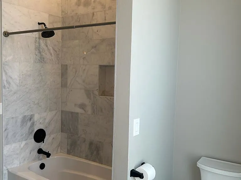 3805 Franklin Blvd #201 — Photo 19