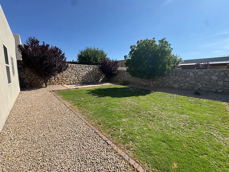 1970 Villa Napoli Loop W — Photo 10