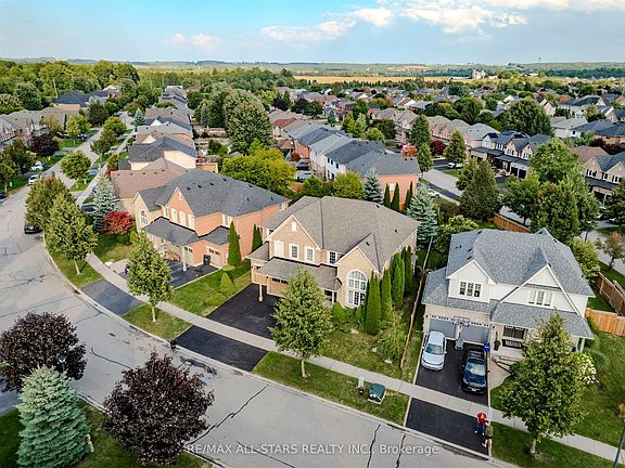 4th image of 125 2nd Ave