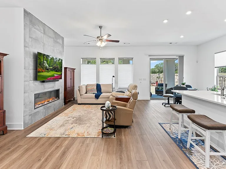 523 Hallwood Dr #523 — Photo 9