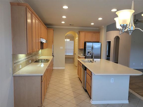 4th image of 2102 Black Oak Dr