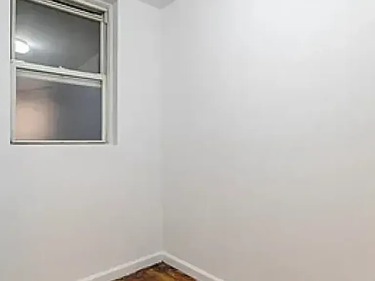 255 W 12th St #5A — Photo 5