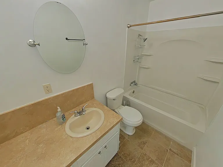 3808 SE Dorchester Dr — Photo 7