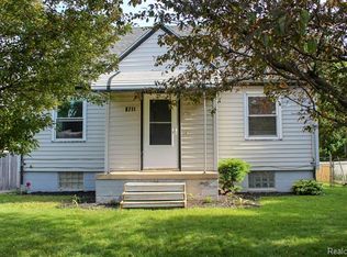 8711 E 14 Mile Rd, Sterling Heights, MI 48312