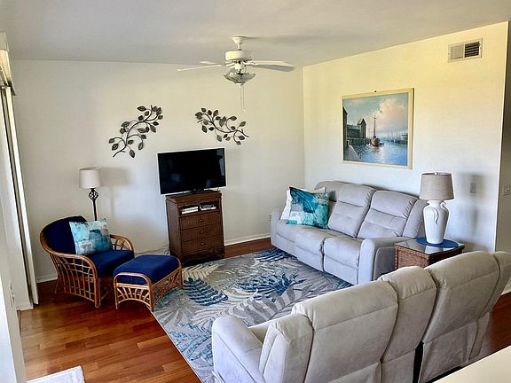 3rd image of 9500 Highland Woods Blvd Unit 7207
