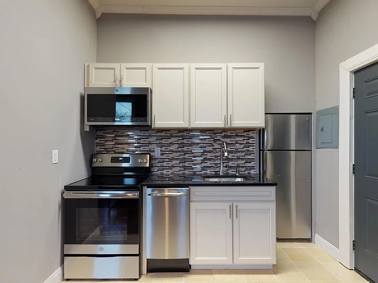 315 S Beech St #1 — Photo 2