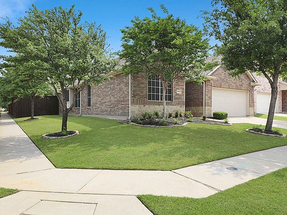 3rd image of 14632 Crystal Lake Dr