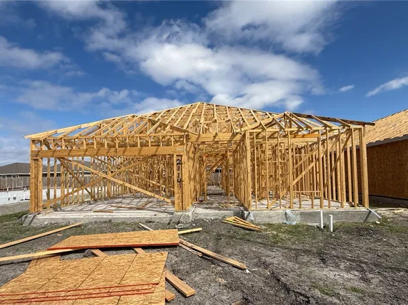 2114 Apollo Dr, Portland, TX 78374