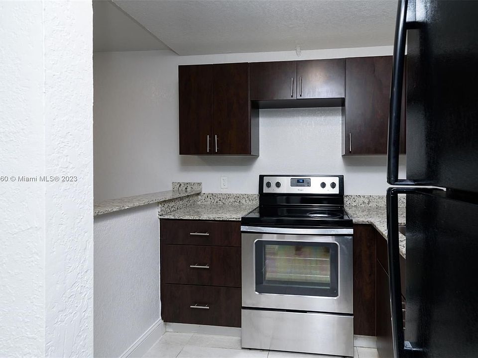 1st image of 400 NE 137th St APT 204