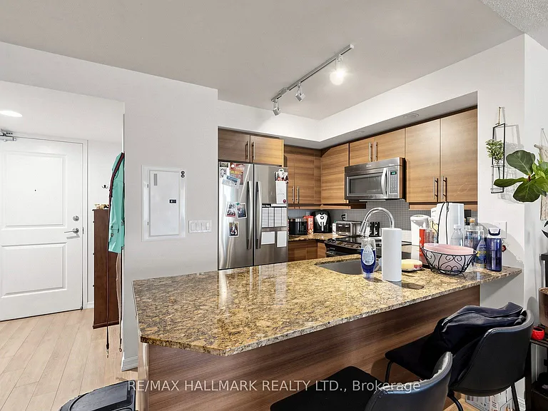 85 E Liberty St #812 — Photo 6