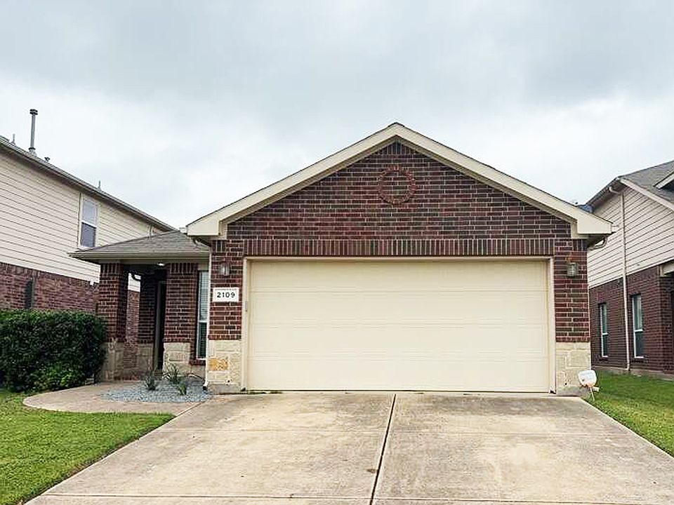 1st image of 2109 Sweetwood Dr