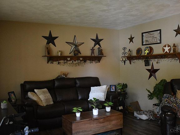 5th image of 119 Joan Ave