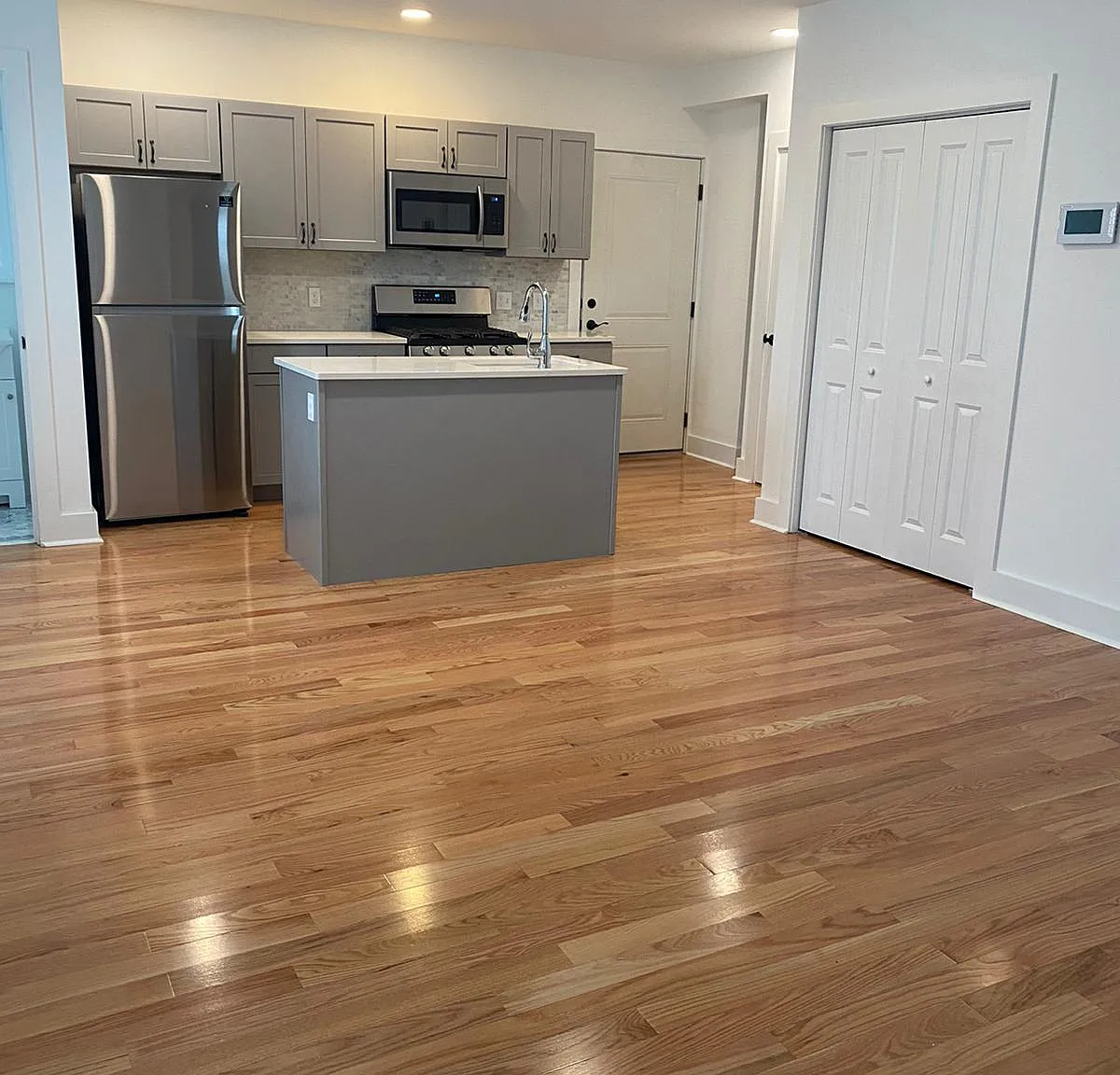 1 bed, 2.5 bath, 800 sqft, $1,685 — Photo 2