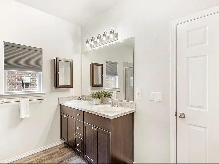 WHY HAVE JUST ONE SINK, WHEN YOU CAN HAVE TWO!?