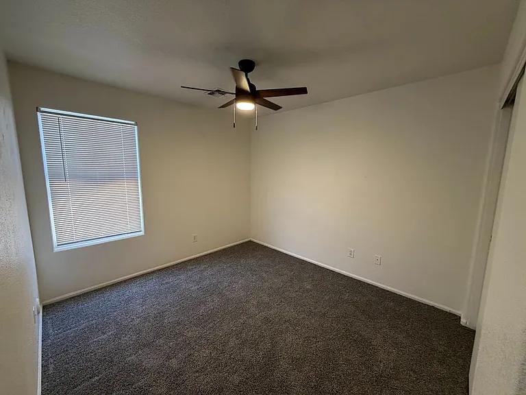 16248 W Moreland St — Photo 15
