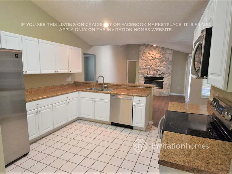 4061 Prairie View Dr N — Photo 4
