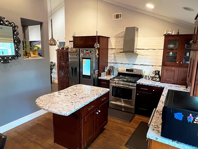 1369 Peach Pl — Photo 7