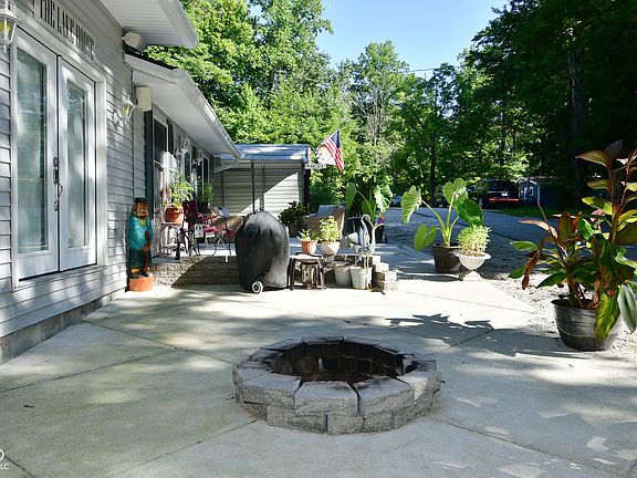 3rd image of 11087 Lakeshore Dr