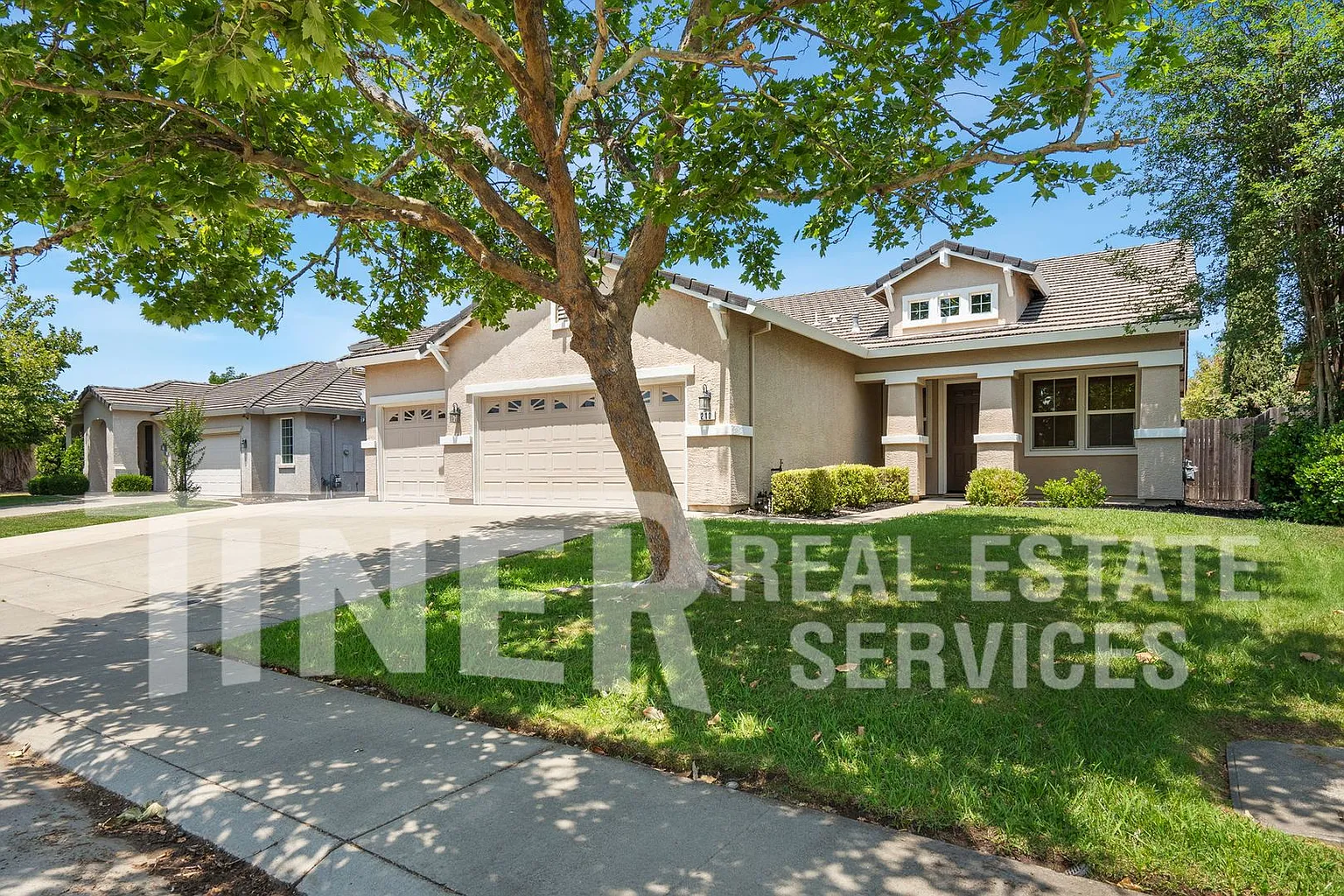 210 Ashwood Ct photo 1