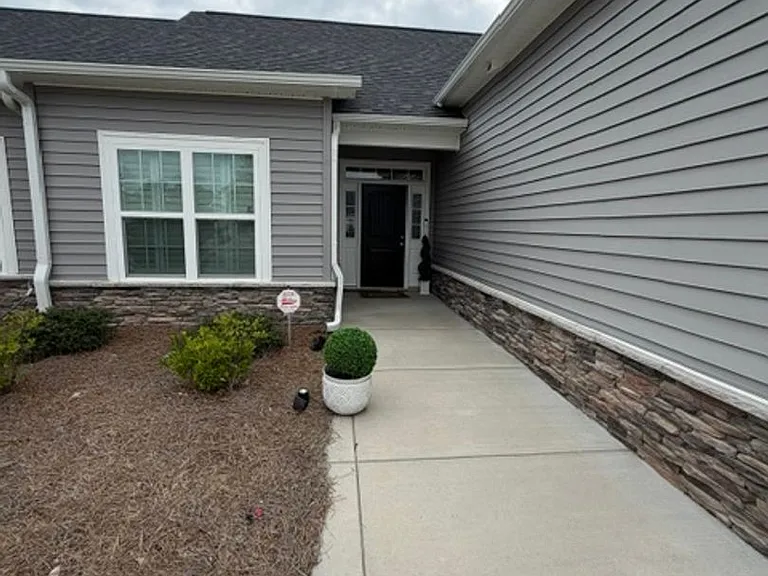 311 Oak Pointe Cir E — Photo 2