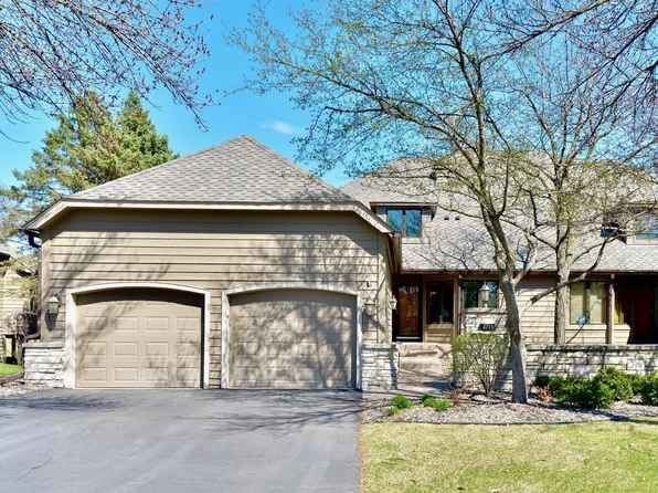 3711 Village Ct, Woodbury, MN 55125