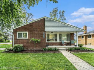 20112 Blackburn St, Saint Clair Shores, MI 48080
