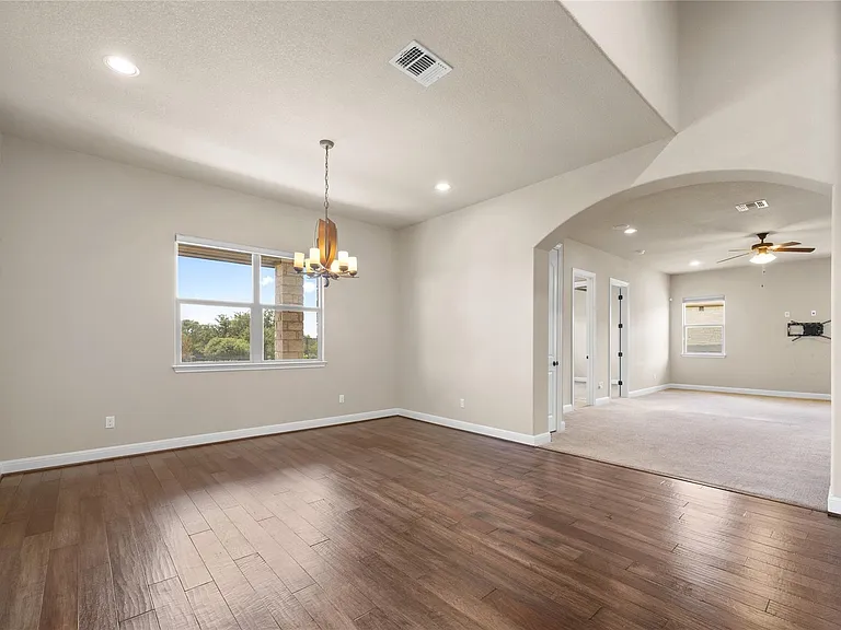 900 Hawthorne Loop — Photo 13
