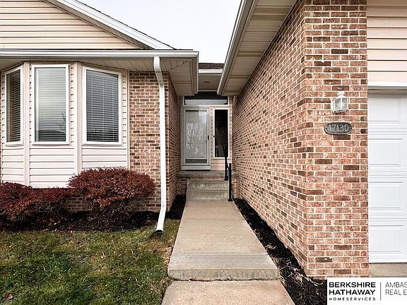2nd image of 17130 Cypress St