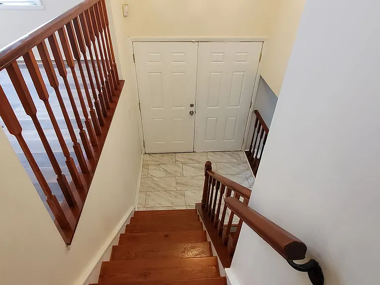 7402 Brigmore Dr — Photo 3
