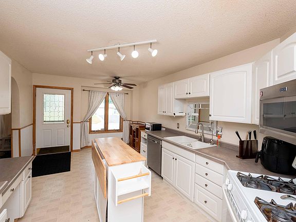3rd image of 3488 Midland Ct