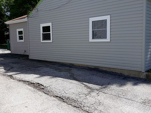 3rd image of 741 Garden Ave