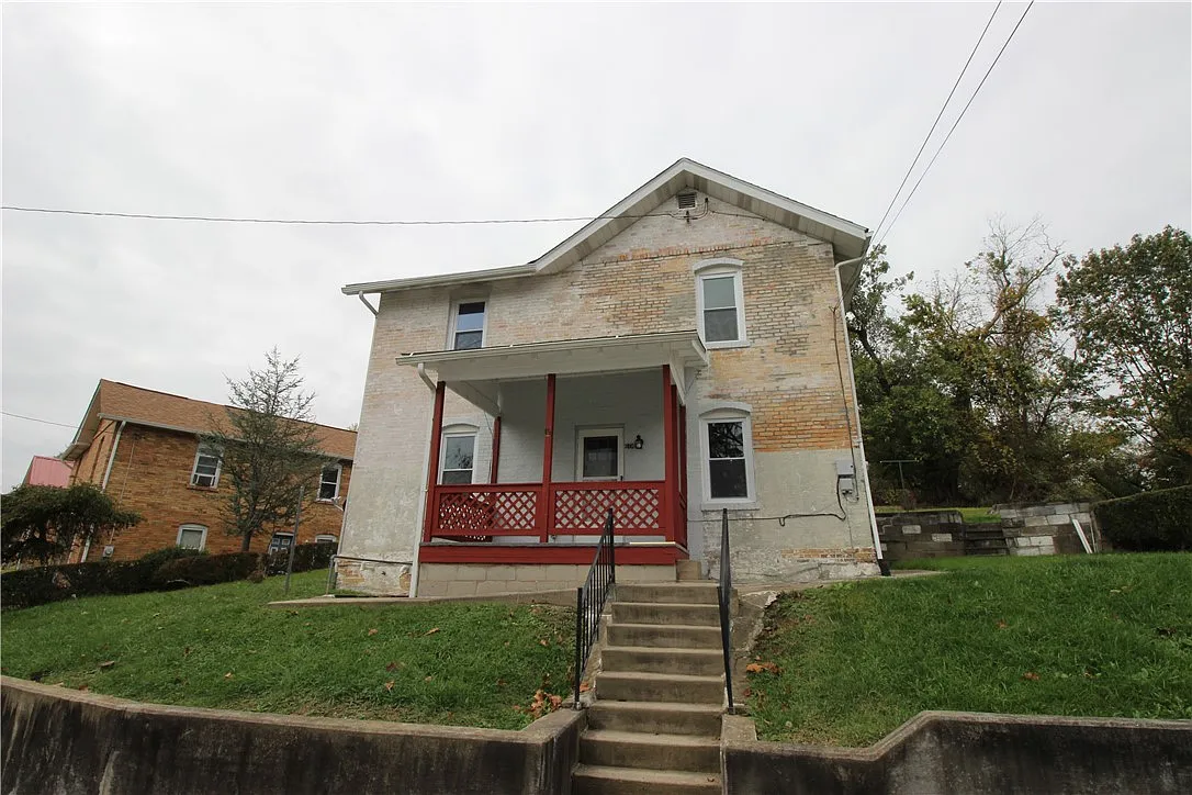 606 6th St photo 1