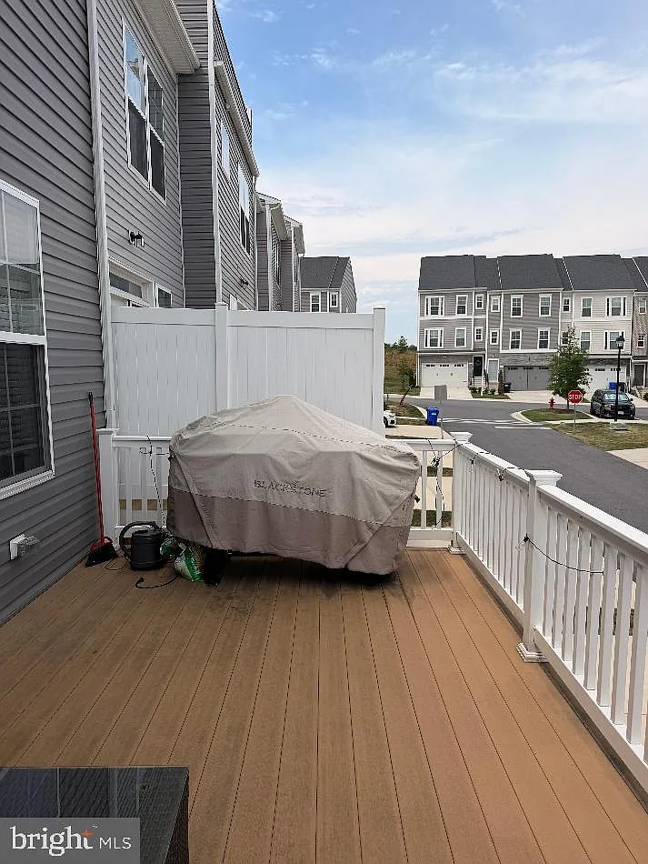 4 bed, 3.5 bath, 1760 sqft, $3,500 — Photo 4