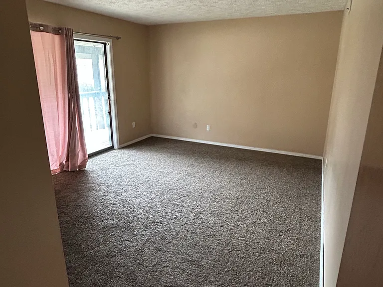 86 Hillside Dr — Photo 7