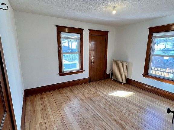 5th image of 894 James Ave Floor 2