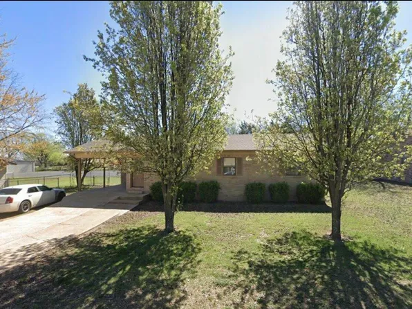 135 Christopher St, Cave City, AR 72521