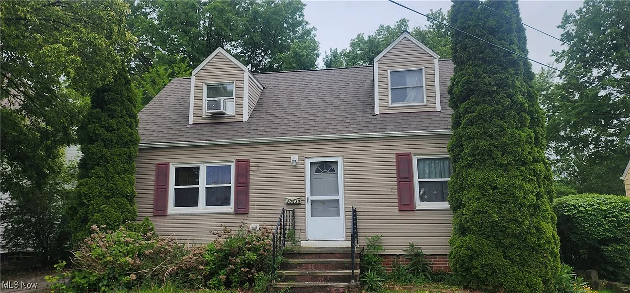 20430 Miller Ave photo 1