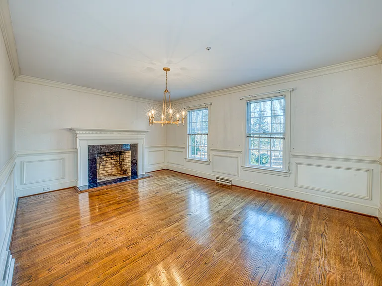 9720 Burnett Dr — Photo 15