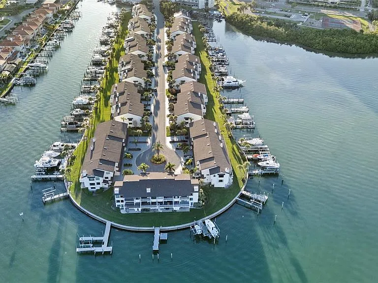 150 Marina Del Rey Ct — Photo 4