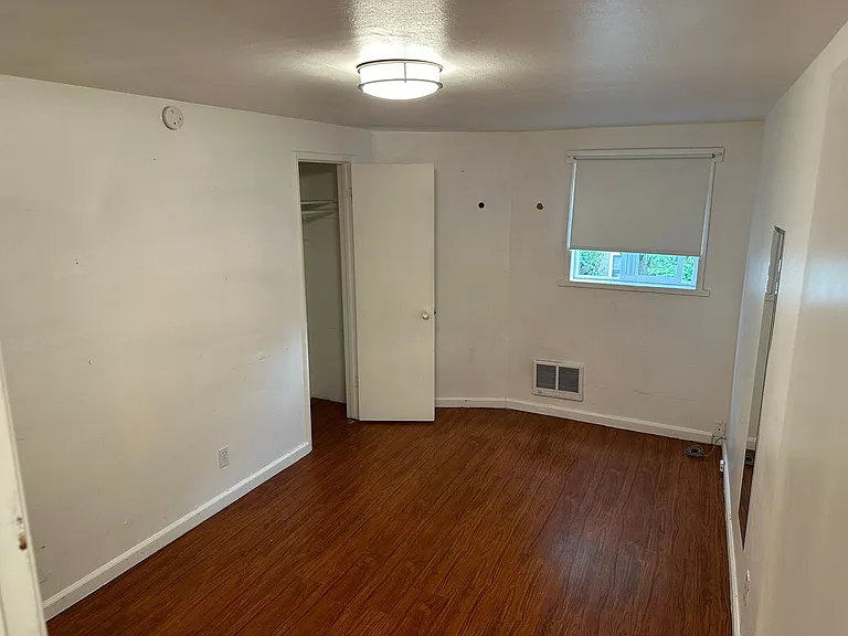 704 19th Ave — Photo 10