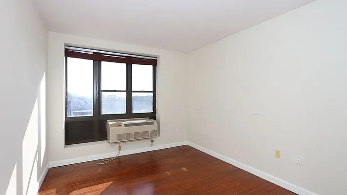 Rented by Nooklyn NYC LLC | media 9