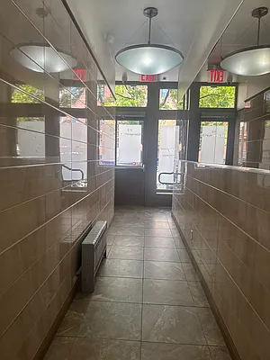 Building, photo 9